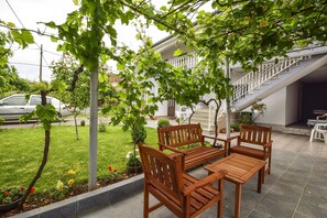 Appartement, Plusieurs lits | Terrasse/patio