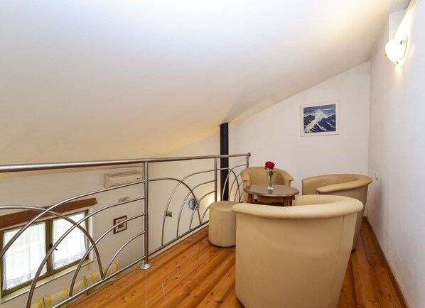 Appartement, Plusieurs lits | Cuisine privée | Surface de cuisson, vaisselle et ustensiles