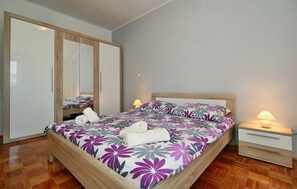 Villa, Multiple Beds | Private kitchen | Stovetop, dishwasher, cookware/dishes/utensils - House Marina (Tar-Vabriga)