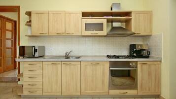 Villa, Mehrere Betten | Eigene Küche | Herdplatte, Geschirrspüler, Kochgeschirr/Geschirr/Besteck