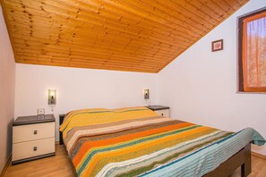 Appartement, plusieurs lits | Wi-Fi gratuit, draps fournis