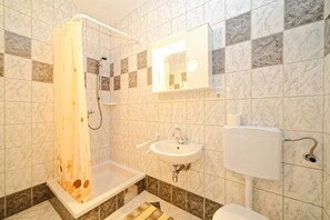 Bathroom - Apartments & Rooms Matušan (Rab)
