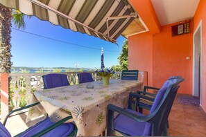 Balcony - Holiday House Anica (Bibinje)