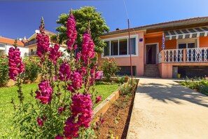 Front of property - Holiday House Anica (Bibinje)