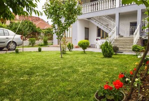 Appartement, 1 tweepersoonsbed met slaapbank | Terrein van de accommodatie