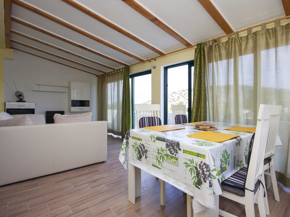 Apartment, 1 Doppelbett und Schlafsofa | Eigene Küche | Kühlschrank, Mikrowelle, Ofen, Herdplatte