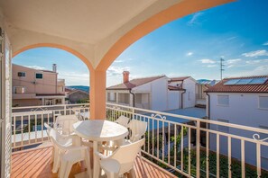 Balcony - Apartment Zoki i Goga / Two Bedroom (Okrug)