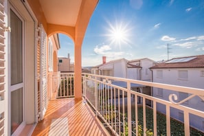 Apartment, Mehrere Betten | Balkon