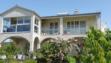 Apartment, Berbilang Katil | Bahagian luar