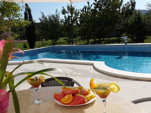 Villa Almas Neoric
