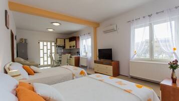 Free WiFi, bed sheets