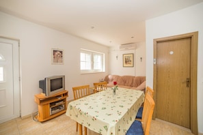 Apartamento, varias camas | Cocina privada | Frigorífico, microondas, placa de cocina y lavavajillas