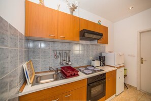 Apartment, 1 Double Bed with Sofa bed | Private kitchen | Fridge, microwave, stovetop, dishwasher - Apartments Pavic (Postira)