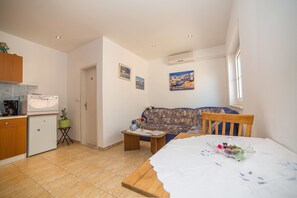 Apartment, 1 Double Bed with Sofa bed | Living room | TV - Apartments Pavic (Postira)