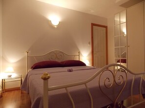 Leilighet, 2 dobbeltsenger | Eget kjøkken | Kjøleskap, mikrobølgeovn, kokeplater og kaffetrakter/tekoker