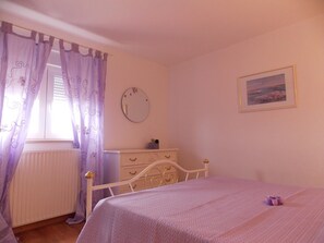 Apartment, 2 Double Beds | Private kitchen | Fridge, microwave, stovetop, coffee/tea maker - Apartment Miljenko Vrbnik / Two Bedrooms Nina (Vrbnik)