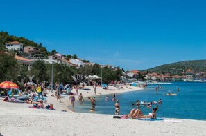 Beach - Apartments Jako (Marina)