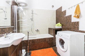 Apartment, Multiple Beds | Bathroom amenities