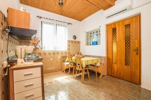 Apartment, 1 Double Bed with Sofa bed | Private kitchen - Apartment Pavić / One Bedroom Apartment A1 (Rovinj)