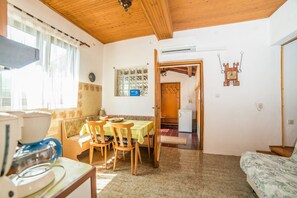 Apartment, 1 Double Bed with Sofa bed | Private kitchen | Stovetop, cookware/dishes/utensils - Apartment Pavić / One Bedroom Apartment A1 (Rovinj)