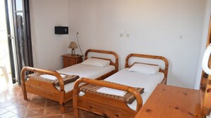 In-room safe, free WiFi, bed sheets - Sunset Bay Studios (Corfu)
