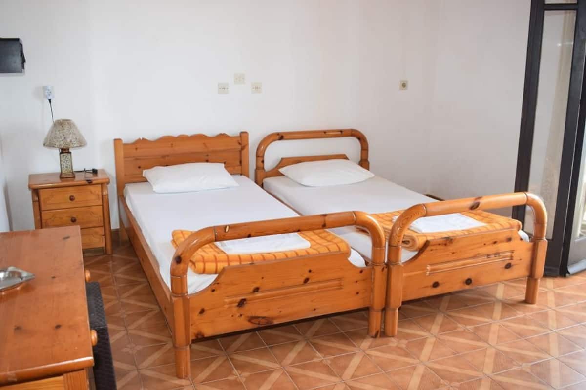 Coffres-forts dans les chambres, Wi-Fi gratuit, draps fournis
