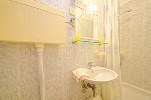 Habitació, 1 llit de matrimoni | Bany | Dutxa 