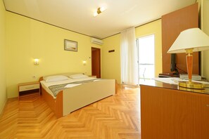 Zimmer, 1 Doppelbett und Schlafsofa | Kostenloses WLAN, Bettwäsche