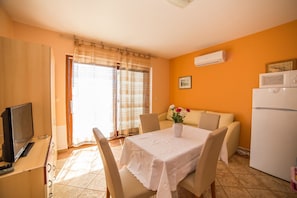 Private kitchen - Apartments Jelena (Rab)