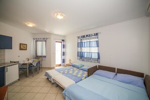 Free WiFi, bed sheets - Apartments Jelena (Rab)