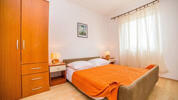 Apartment, Multiple Beds | Free WiFi, bed sheets