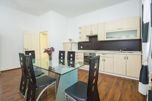 Stovetop, cookware/dishes/utensils - Apartments Ilir / Two Bedrooms A5 (Rab)