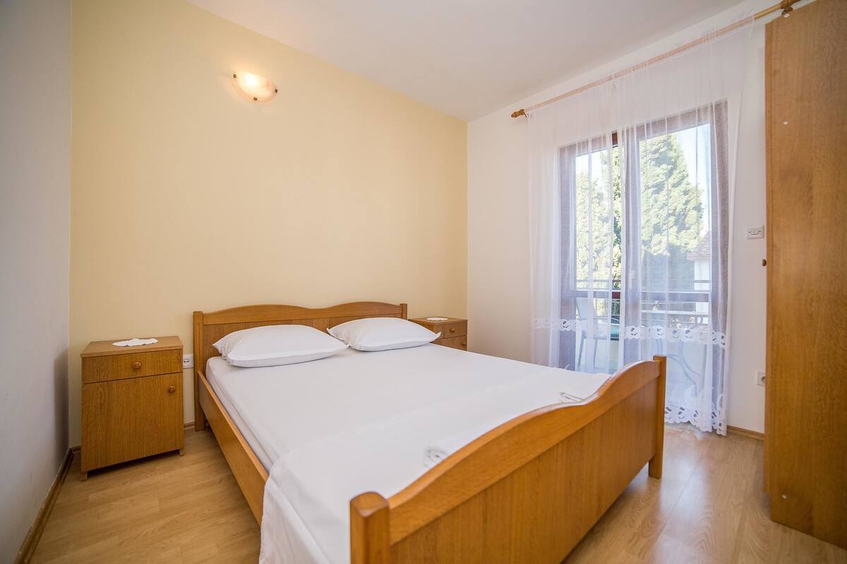 LÀgenhet - flera sÀngar | Gratis wi-fi och sÀngklÀder