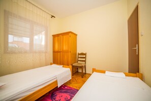 Apartment, Multiple Beds | Free WiFi, bed sheets