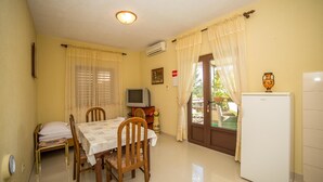 Apartment, Multiple Beds | Private kitchen | Stovetop, cookware/dishes/utensils - Apartments Protega (Okrug)