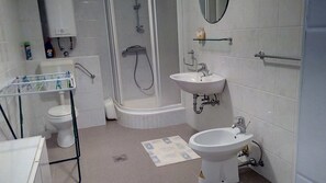 Apartment, 1 Doppelbett | Dusche im Bad