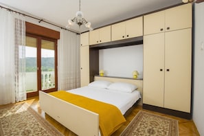 Apartment, Multiple Beds | Free WiFi, bed sheets