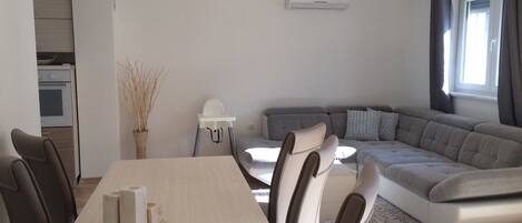 Apartment, Multiple Beds | Living room | TV, DVD player