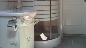 Apartment, 2 Double Beds | Bathroom | Shower - Apartments Angelini - Two Bedroom A2 (Rovinj)