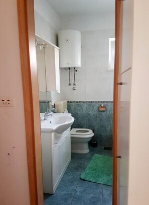 Apartment, Multiple Beds | Bathroom amenities | Deep soaking tub - Apartment Marko A1 (Postira)