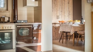 House, Multiple Beds | Private kitchen - Holiday Home Ana Bubani (Kanfanar)