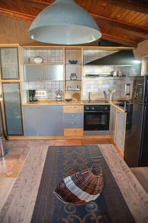 Apartment, Multiple Beds | Private kitchen