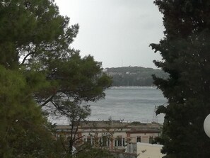 Appartamento, letti multipli | Vista spiaggia/mare