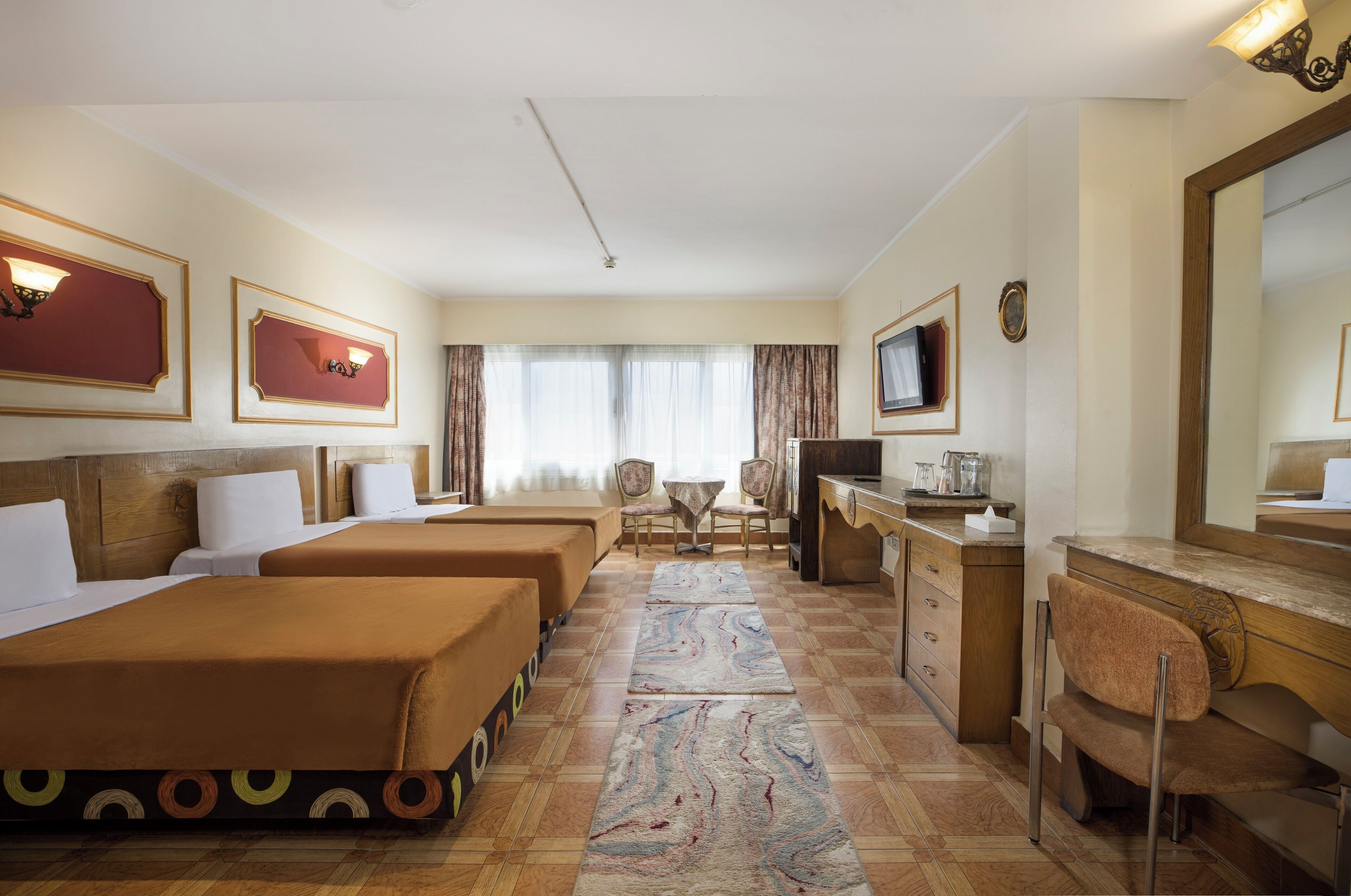 Phòng 3 Tiêu chuẩn, 3 giường đơn, quang cảnh thành phố | Minibar, két bảo mật tại phòng, bàn ủi/dụng cụ ủi quần áo 