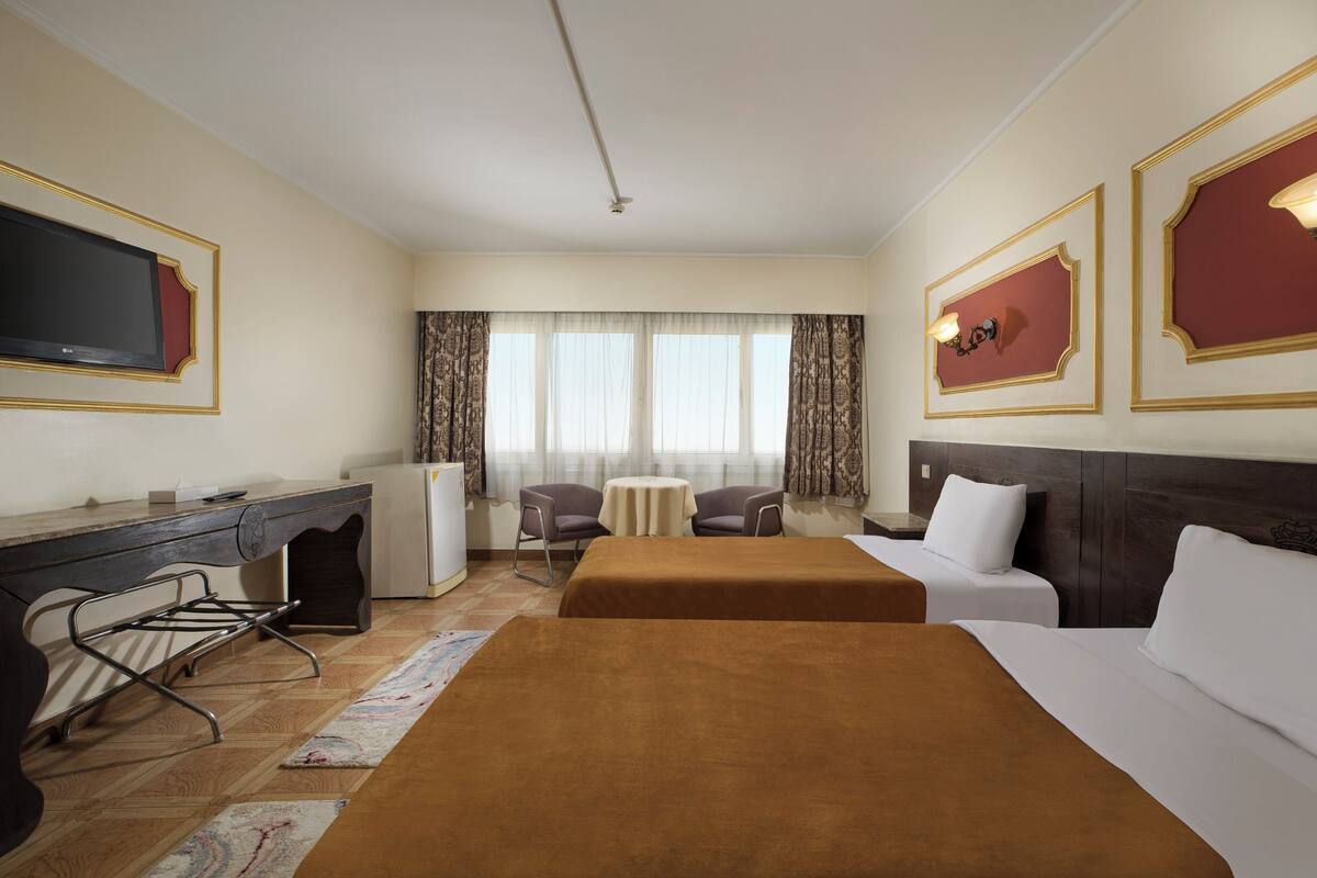 Minibar, in-room safe, iron/ironing board (on request), WiFi (free)