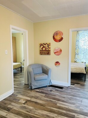 Interior - Comfort Home Stays - Central Niagara Ideal For Families or Groups (St. Catharines)