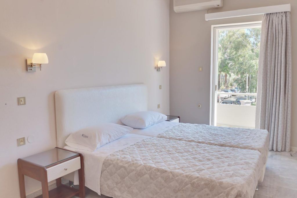 Superior Studio | In-room safe, blackout drapes, iron/ironing board, free WiFi