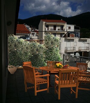 Deluxe Apartment | Balcony - Samos Loft (Samos)