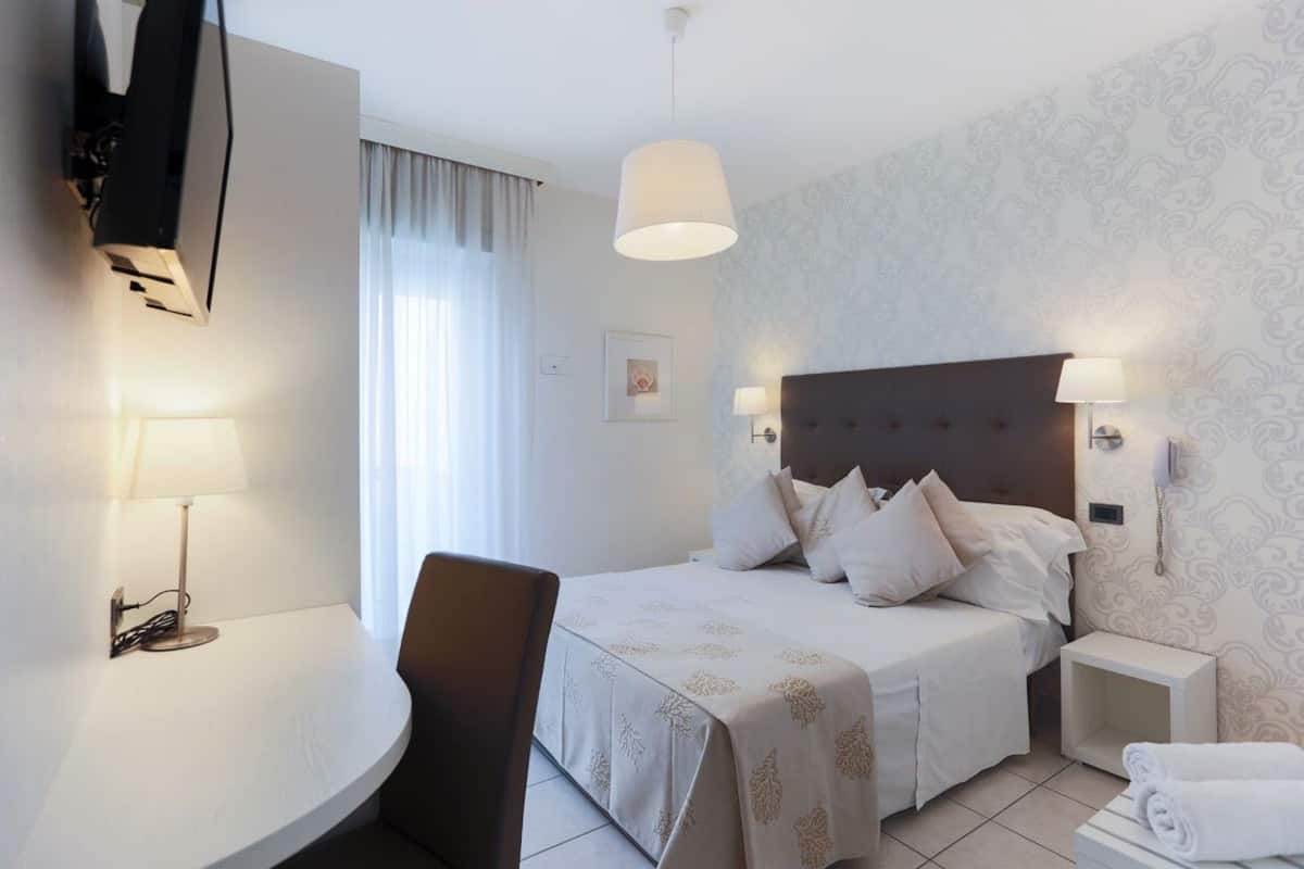 Superior-Doppel- oder -Zweibettzimmer