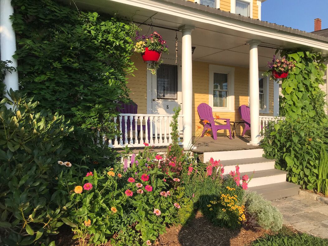 3 BR 1 BA Cottage ★ Rustic Charm ★ Modern Comforts